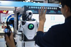 人形机器人化身“职业技能高手”：在世界人工