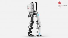 外骨骼机器人让残障人士重获行走自由