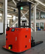 <b>智能仓储，微智达嵌入式工控机助力智能AGV叉车</b>