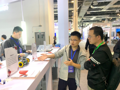 助力信息科技教育，润开鸿携开源大师兄 亮相中