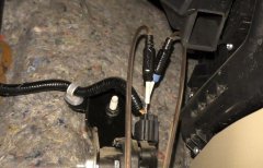 用示波器测量汽车油门踏板传感器信号及波形分