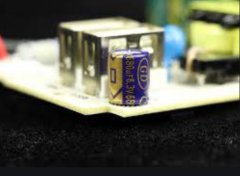 选用紫底金字铝电解电容充电头