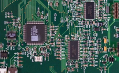 晶振为什么不封装到芯片内部, 你了解吗?