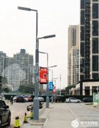 视爵光旭助力城市发展，智慧灯杆屏守护校园交