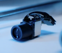 200万尼特红光！鸿石智能QDPR+混合堆叠破局，Mi