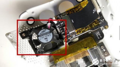 <b>大疆精灵4pro无人机拆解图</b>