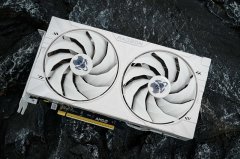 瀚铠 RX9060XT 8GB OC 白色合金 2500元甜品卡首选热销