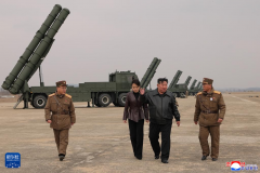 朝鲜远程炮兵进行火力打击训练 金正恩现