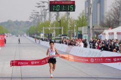 王文杰刷新国内男子半马最好成绩