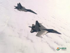 空军航空兵某旅复杂气象条件飞行训练影像