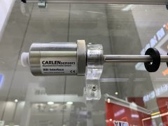 磁致伸缩位移传感器的测量精度如何？